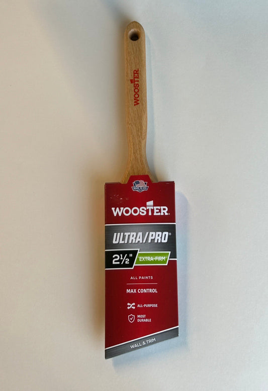 Wooster Ultra/Pro 2-1/2" Extra Firm Angle Paint Brush